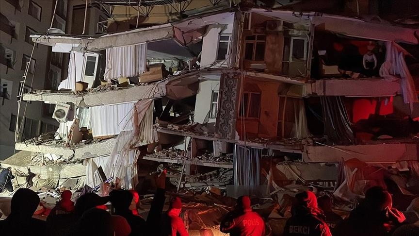 زلزال بقوة 7.4 درجات يضرب جنوبي تركيا
