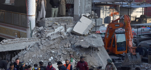 Pakistan: Suicide bomber at mosque in Peshawar kills 93