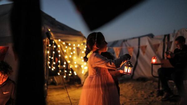 Rafah : Les réfugiés palestiniens se preparent pour le mois de Ramadan au milieu des attaques israéliennes
