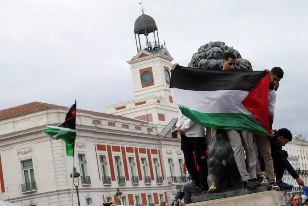 مظاهرات حاشدة في براغ وعدة مدن إسبانية تدين العدوان الإسرائيلي في غزة وتعبر عن تضامنها مع غزة