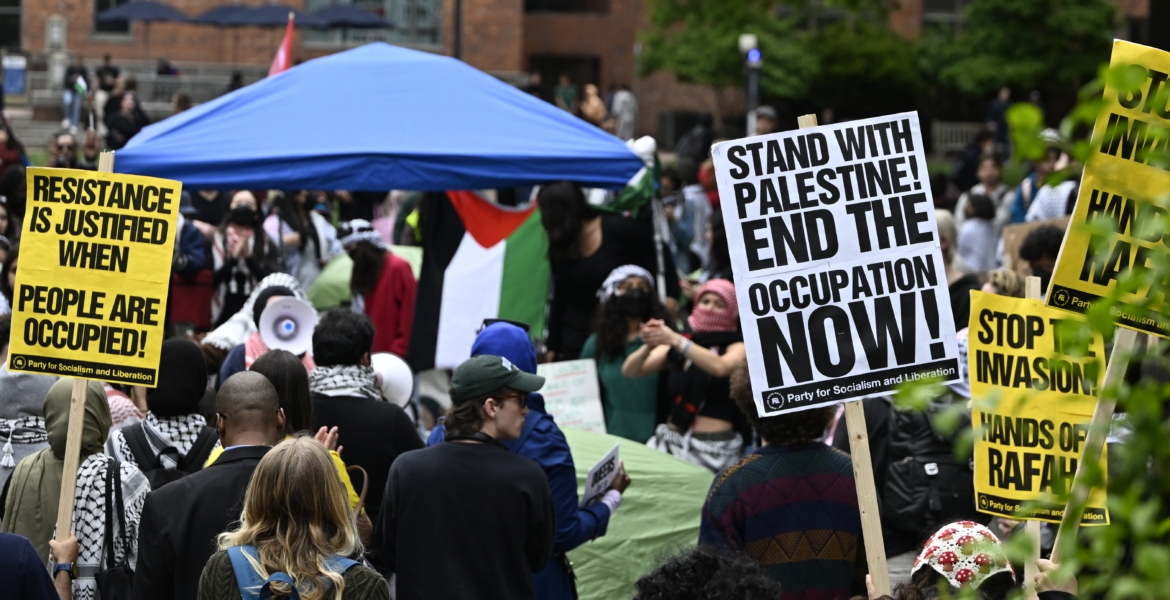 اسرائیل کی حمایت کرنے پر امریکہ کی یونیورسٹیوں میں شدید احتجاج، سینکڑوں طلباء گرفتار