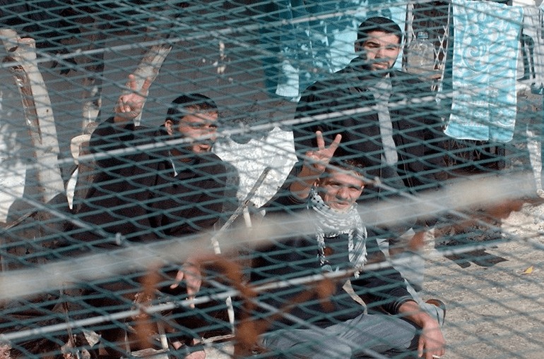 أكثر من 9500 معتقل في سجون الاحتلال الإسرائيلي بينهم 80 امرأة و200 طفل