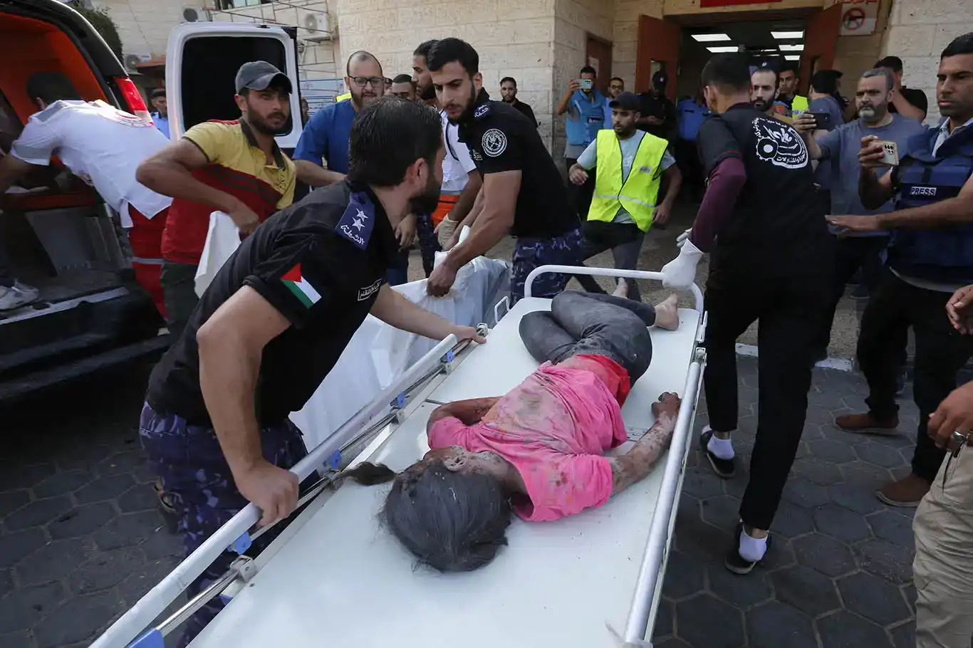 في ظل استمرار جرائم الإبادة الجماعية في غزة.. عدد الشهداء يرتفع إلى 33 ألفاً و729 شهيداً